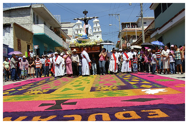Nuestraesquipulas.com te invita a seguir formando parte de  la tradición de la elaboración de las alfombras del 9 de marzo.